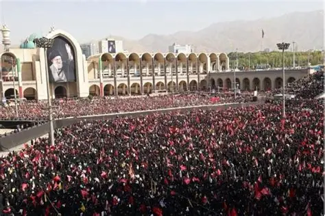 Memahami Transisi Iran: Di Balik Penundaan Pemakaman Ayatollah Ali Khamenei