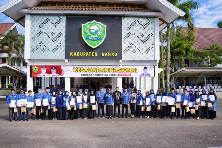 Pimpin Upacara HKN, Bupati Barru Sentil Anggaran Seremonial dan Tegaskan Keadilan TPP ASN