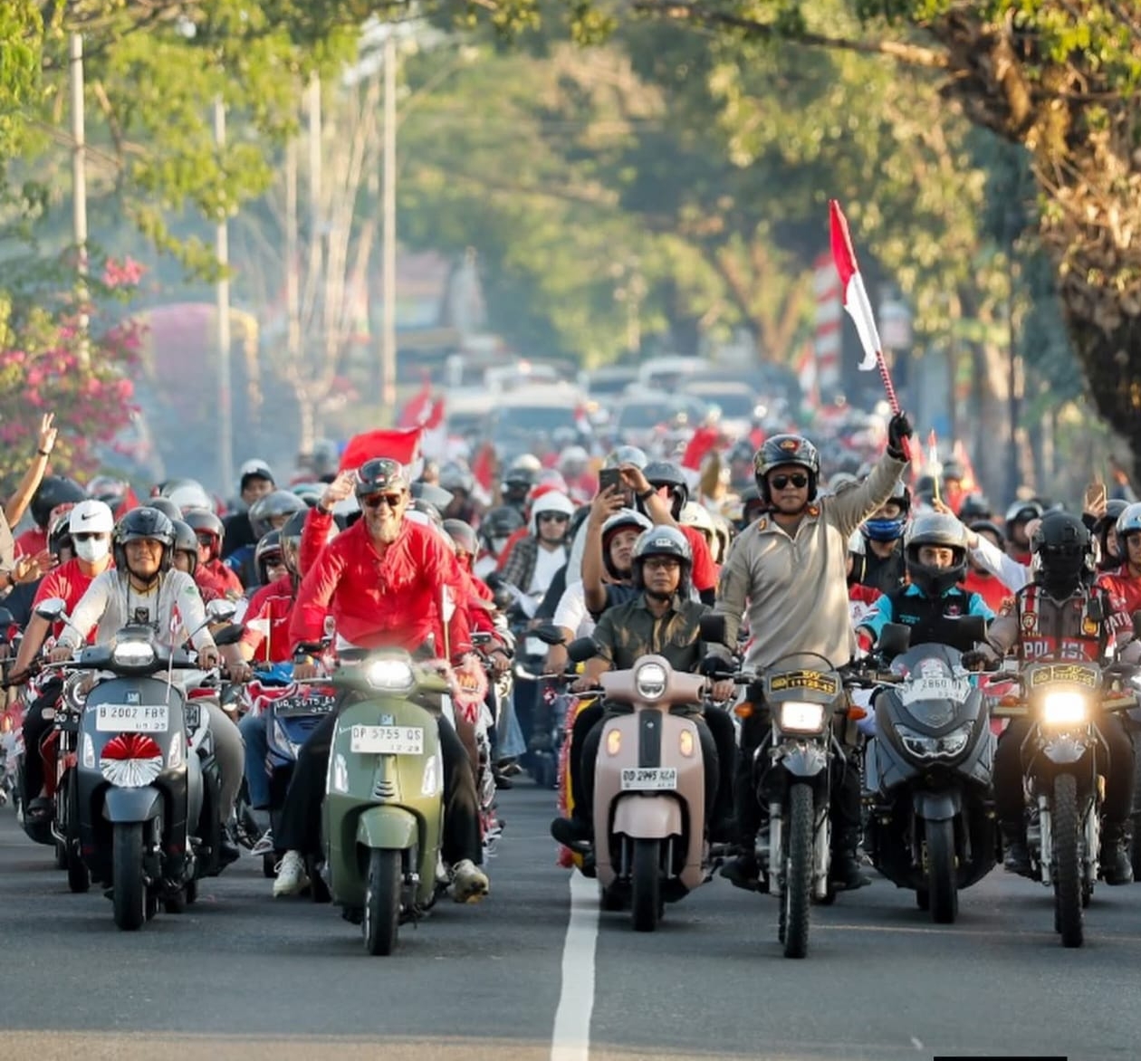 Kapolres Barru Pimpin Langsung Pengamanan Konvoi Merah Putih