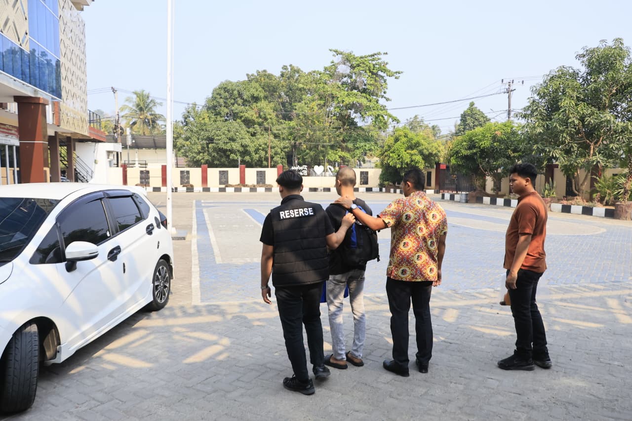 Pelaku Bobol Rumah di Barru Resmi Diserahkan ke Jaksa