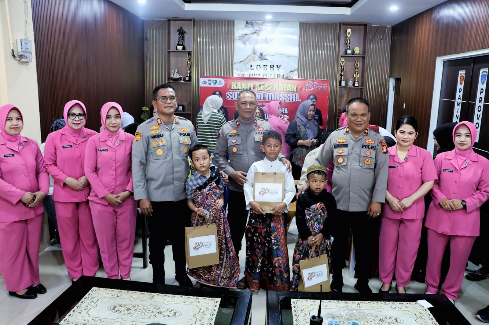 Bikin Salut! Polres Barru Gandeng Puskesmas Gelar Khitanan Massal Gratis