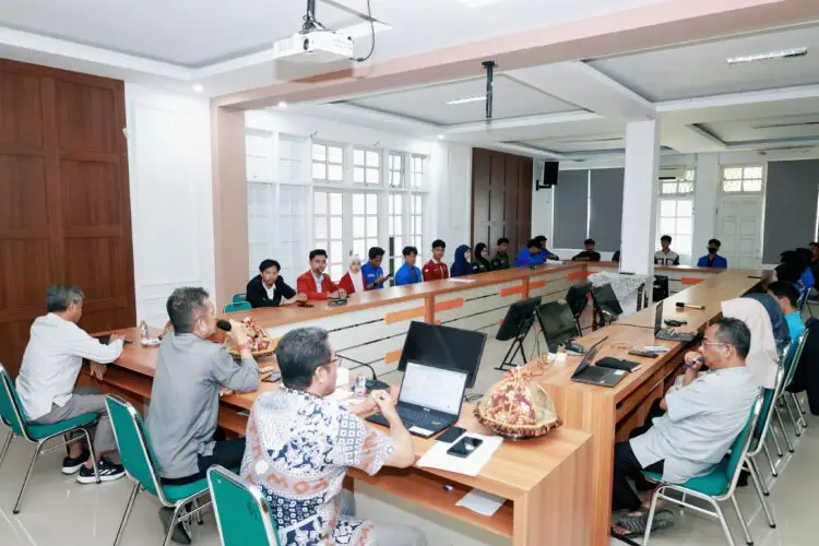 Sekda Barru Sambut Aspirasi Aliansi Mahasiswa Soal Revisi Beasiswa