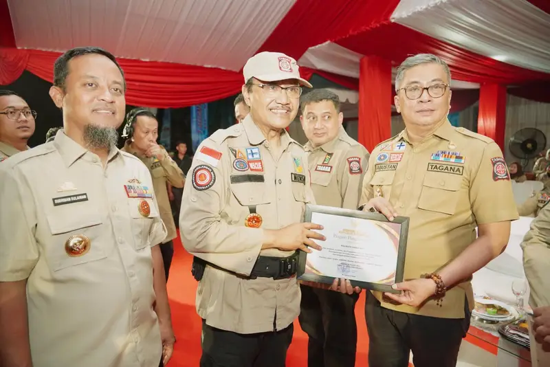 Pemkab Barru Sabet Penghargaan Nasional Penanggulangan Bencana dari Mensos RI