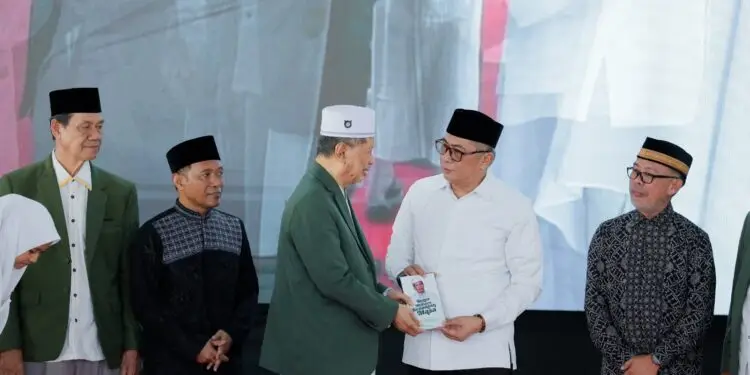 Mampu Baca Kitab Gundul dalam 10 Bulan, Santri DDI Mangkoso Dipuji Wabup