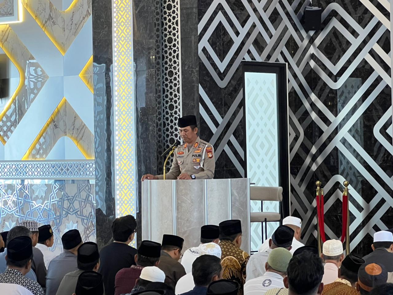 Imbauan Keselamatan di Masjid, Kasat Lantas Polres Barru Ajak Jamaah Tertib Berlalu Lintas