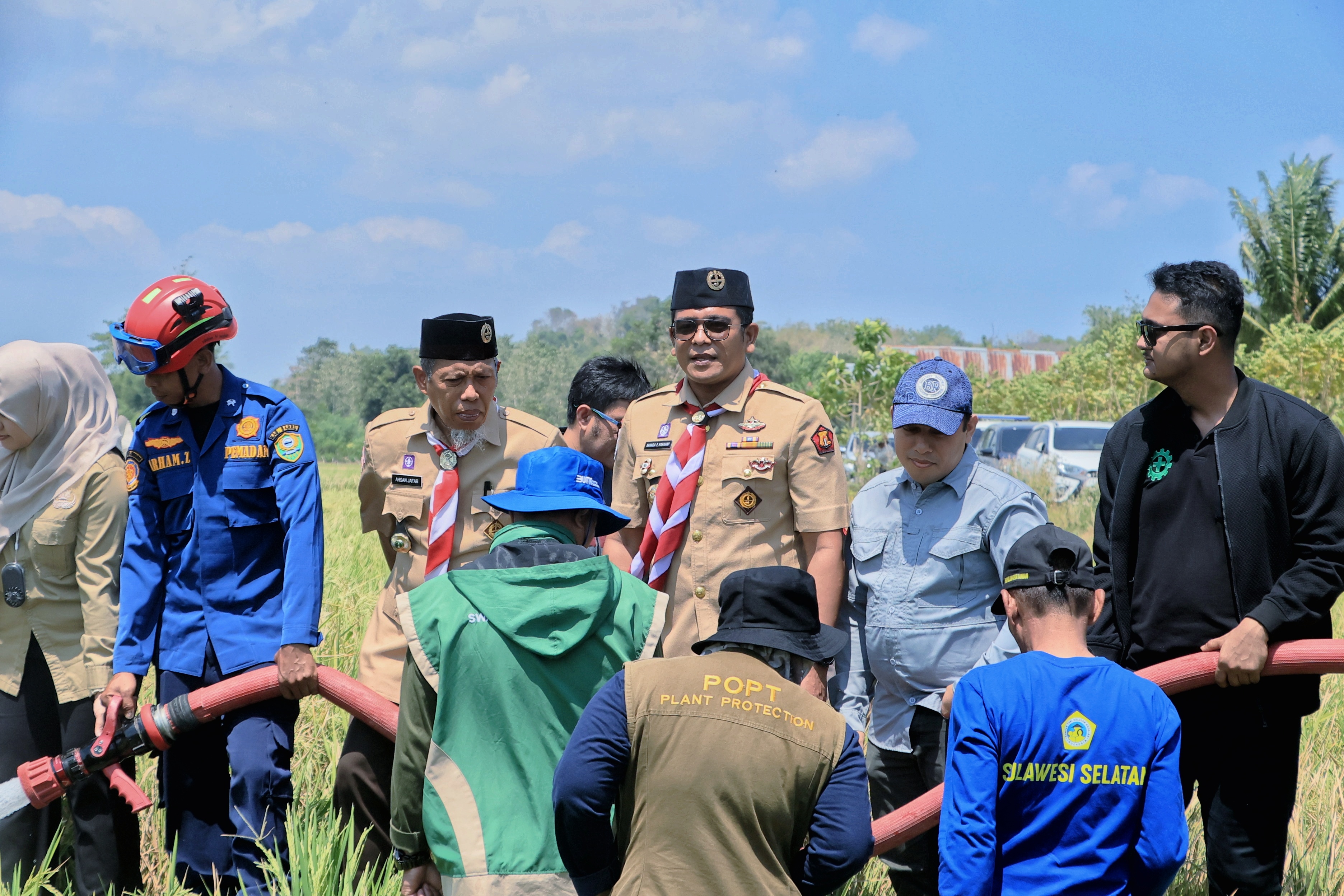 Ancaman Gagal Panen, Polres Barru Turun Tangan Suplai Air Sawah di Balusu