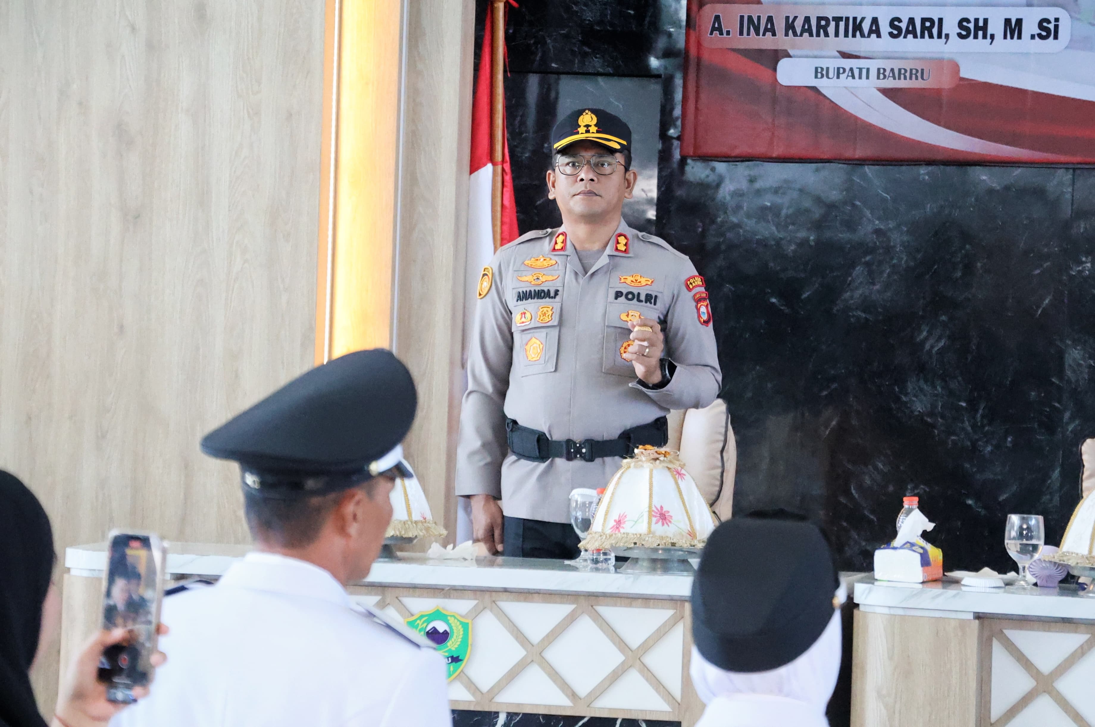 Pelantikan Kades Sukses, Kapolres Barru Apresiasi Sinergitas Personel