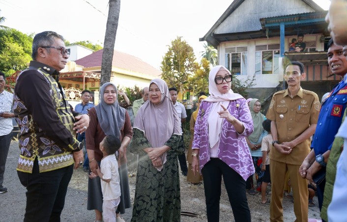 Rumah Warga Juppai Terbakar, Bupati dan Wabup Barru Turun Bawa Bantuan