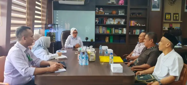 Gercep! Dinas PKH Barru Jemput Bantuan Ternak Langsung ke Kementan