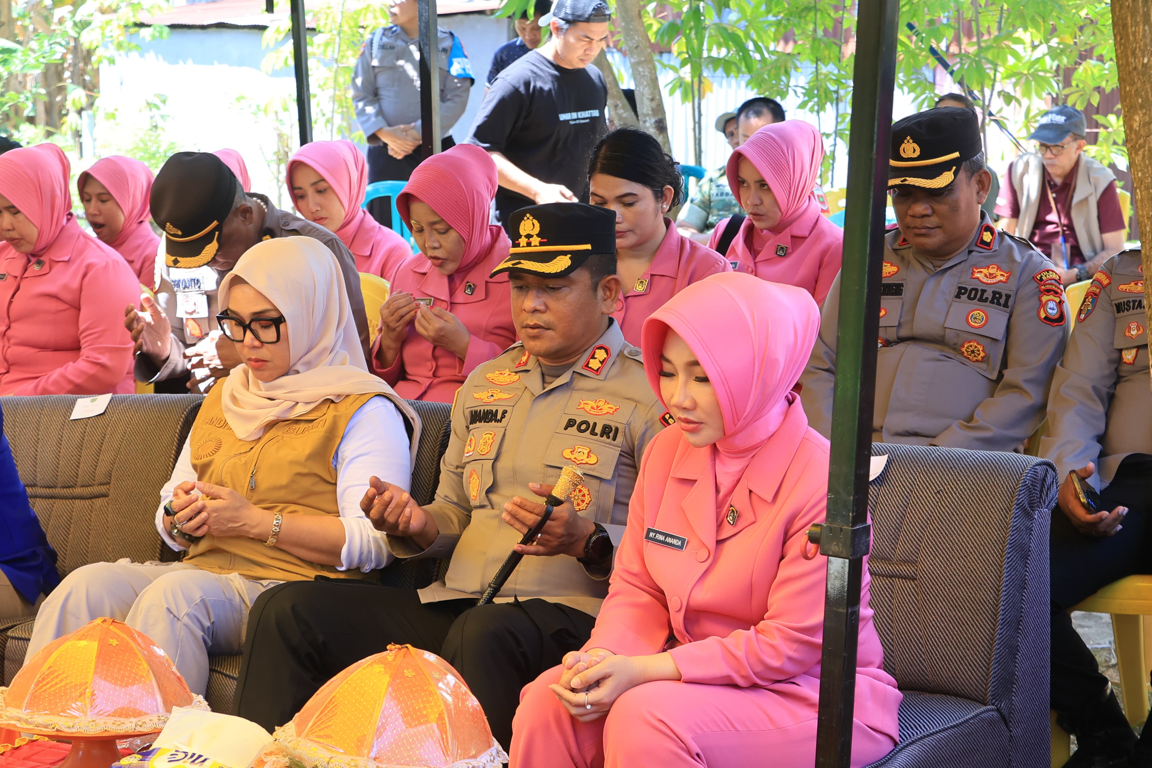 Sambut HUT Bhayangkara, Polres Barru Sulap Gubuk Ibu Ngadimah Jadi Rumah Layak Huni