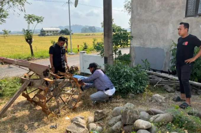 Mesin Traktor Petani Barru Raib Dini Hari, Tinggal Rangka di Depan Rumah