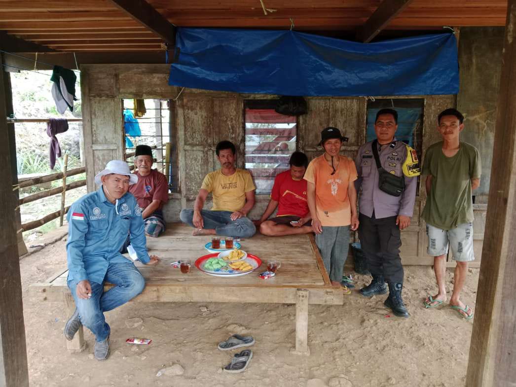 Cegah Karhutla, Polsek Pujananting Sambangi Warga dari Pintu ke Pintu