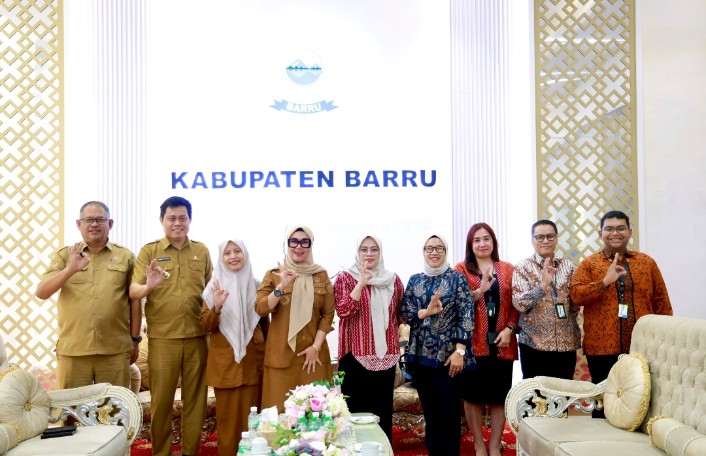 
Sinergi Pemkab Barru dan Bank Sulselbar: Fokus ke Digitalisasi dan Akademi Sepak Bola